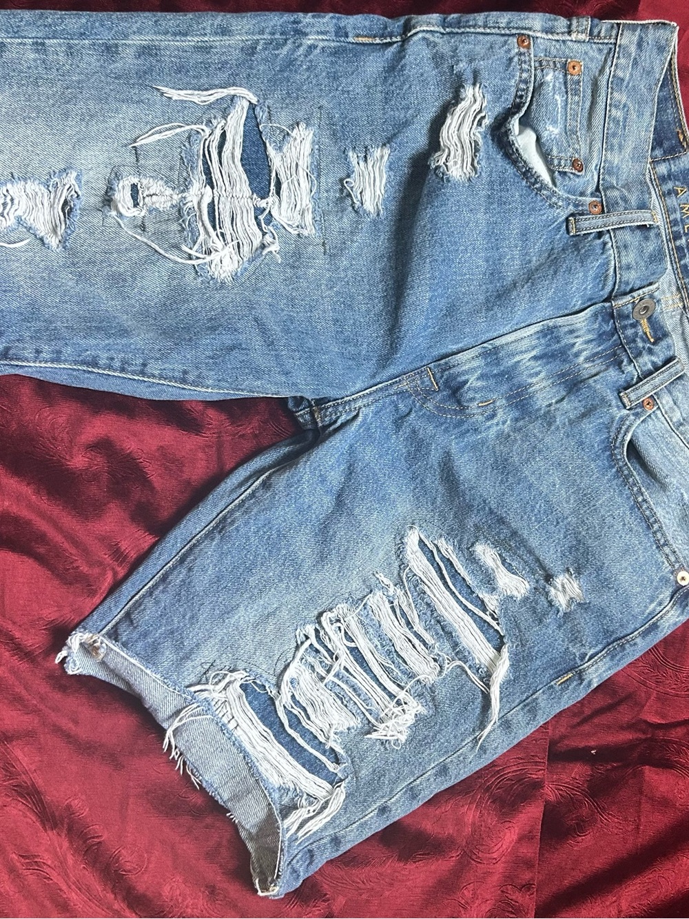 American Eagle Outfitters Light Blue Distressed Denim Jeans